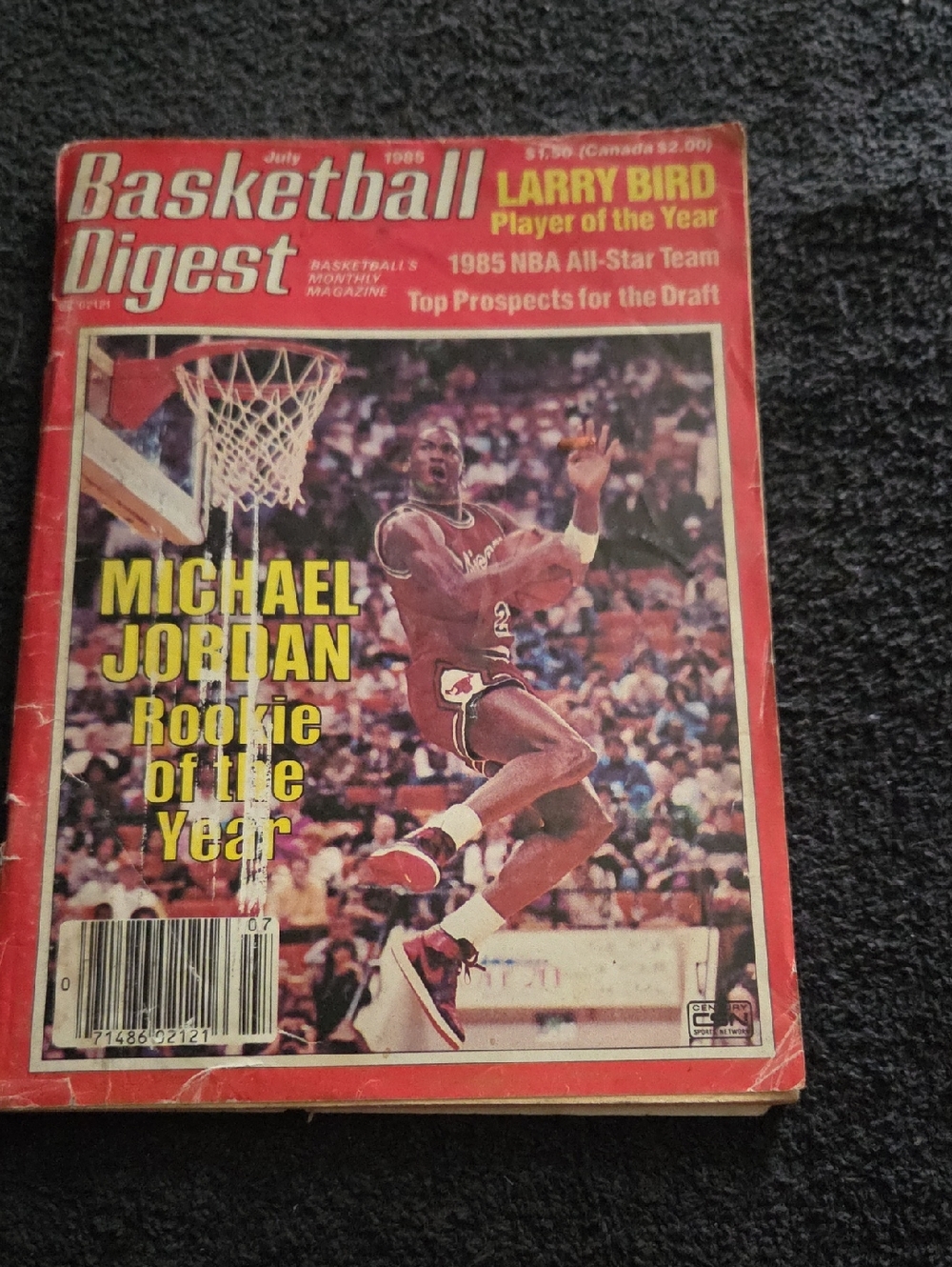 VINTAG MICHAEL JORDAN ROOKIE OF THE YEAR BOOK